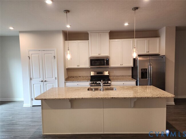 Foto del edificio - 7933 Wistar Woods Ct