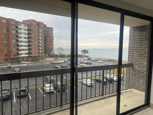 Building Photo - 1 Pond St