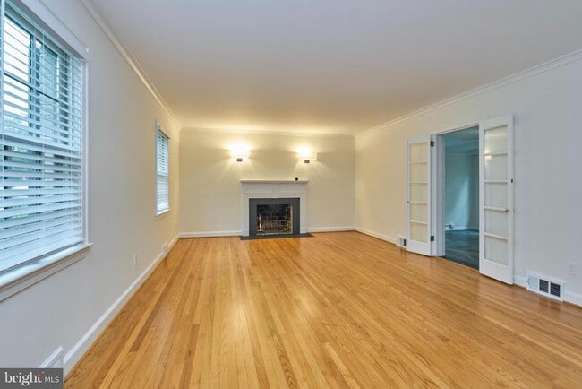 Foto del edificio - 3819 Woodbine St
