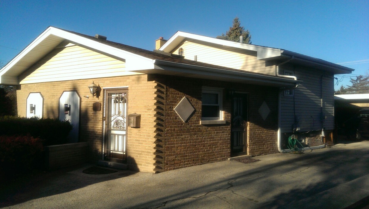 4515 Idlewild Ln, Hillside, IL 60162 House for Rent in Hillside, IL