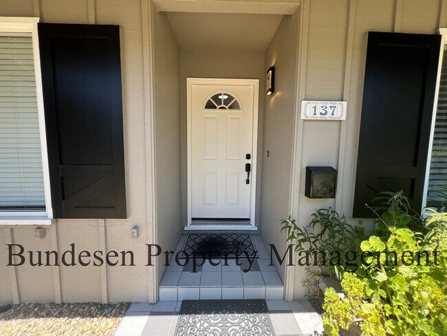 Building Photo - Beautiful Novato Home