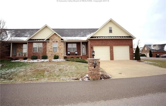 Foto del edificio - 49 Wills Dr