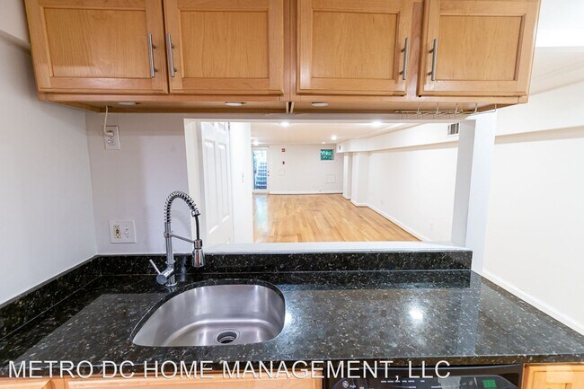 Foto del edificio - 2 br, 1 bath House - 1350 Kenyon St, NW Ba...