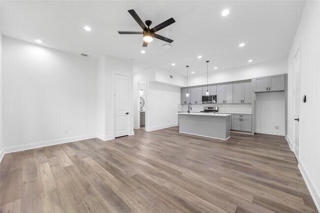 Foto del edificio - 955 Elkhart St