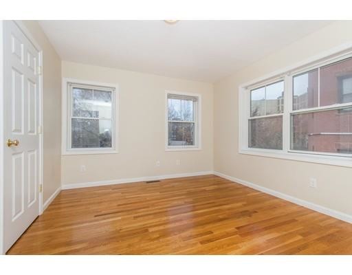 Building Photo - 2 Nonquit St