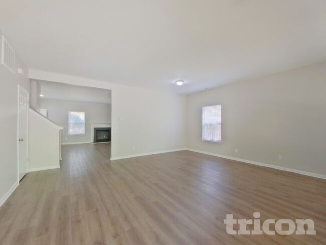 Building Photo - 11035 Elven Dr