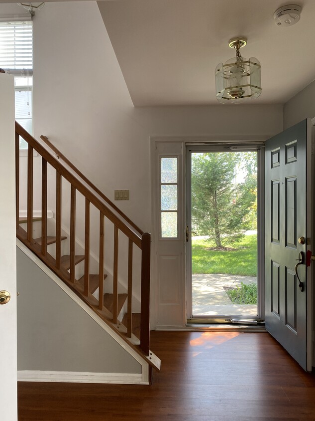 Front Entrance - 404 Oswego Ct