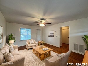 Foto del edificio - 218 Karen Ln