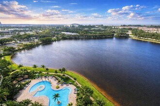 Building Photo - 2641 N Flamingo Rd