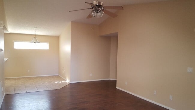 Building Photo - 3122 N 115th Ln