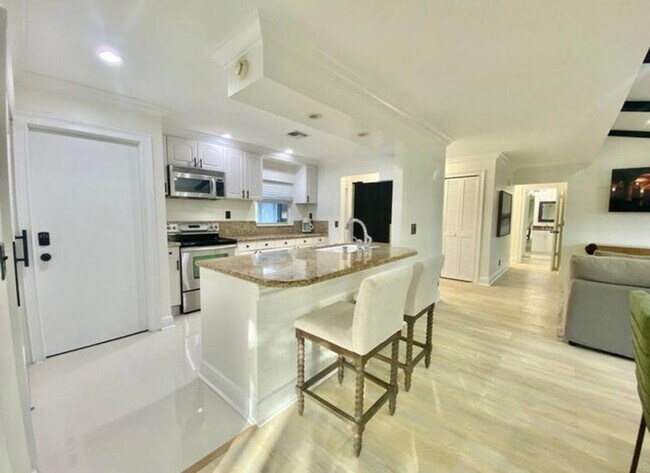 Foto del edificio - 556 SW 24th Ave