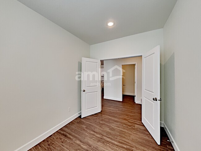 Building Photo - 6113 W Arranmore Drive