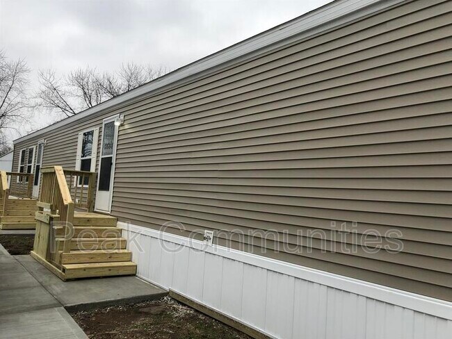 Building Photo - 305 Shady Brook Hts