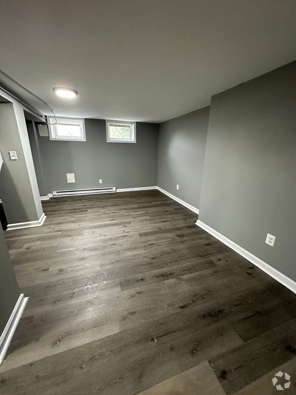 Building Photo - 7403 Dunmanway