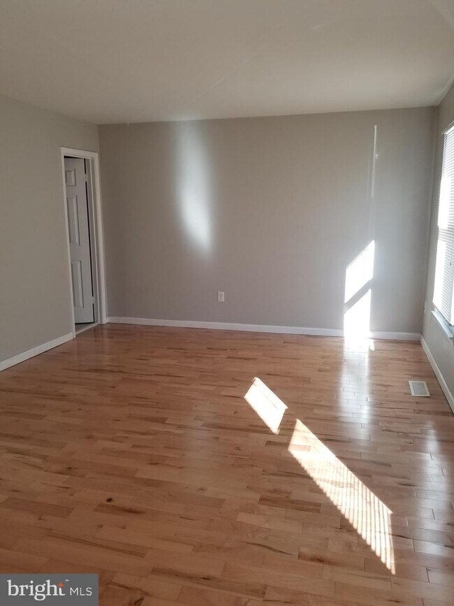 Building Photo - 19110 Kinglet Pl