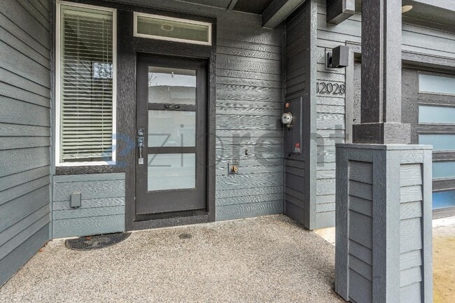 Building Photo - 12028 NE 108th St