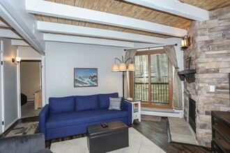 Building Photo - 2100 Lodgepole Cir
