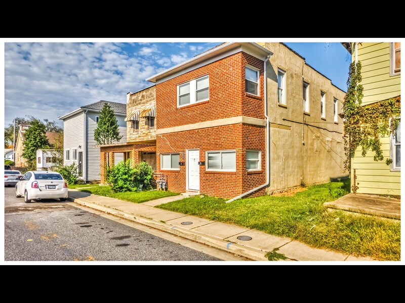 Primary Photo - 119 Main St