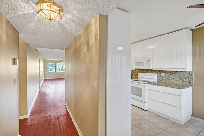 Building Photo - 7681 Tahiti Ln
