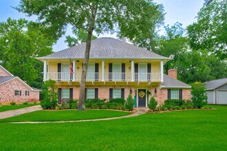 Building Photo - 746 Stone Mountain Dr