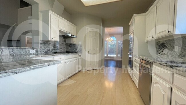 Foto del edificio - 5212 Lakeland Dr