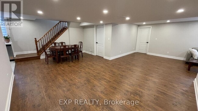 Building Photo - 94 Lensmith Dr