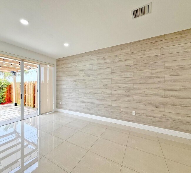 Foto del edificio - 16562 SW 71st Ter