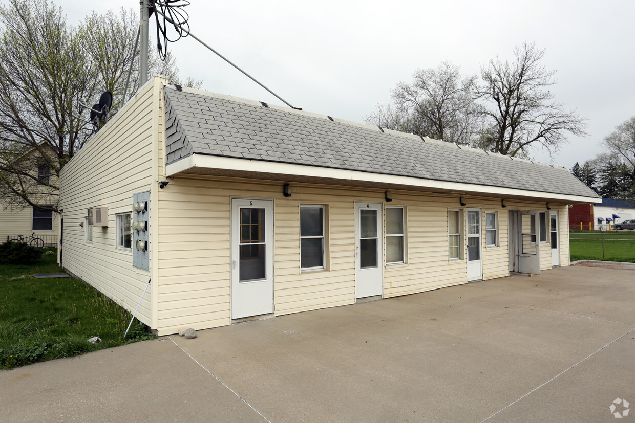 Building Photo - 5500 NE 14th St
