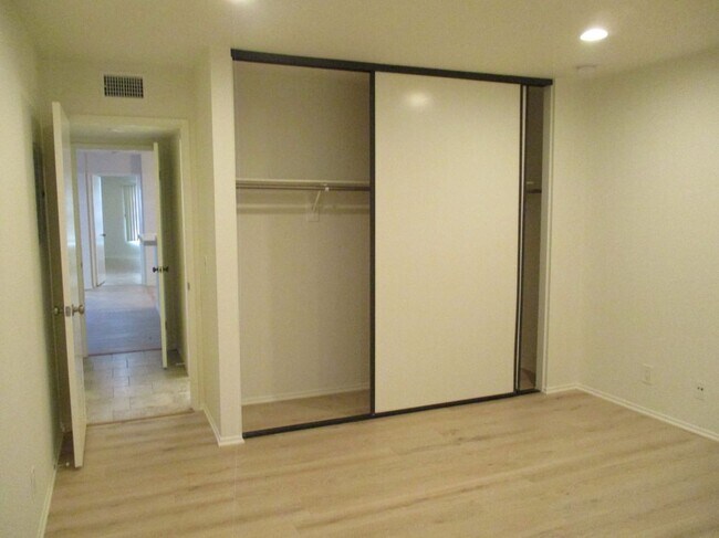 Foto del edificio - 3802 Dunford Ln