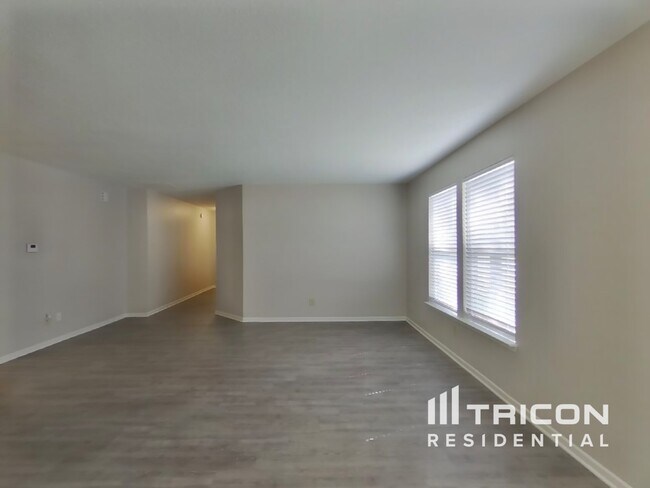 Foto del edificio - 1910 Southernwood Ln