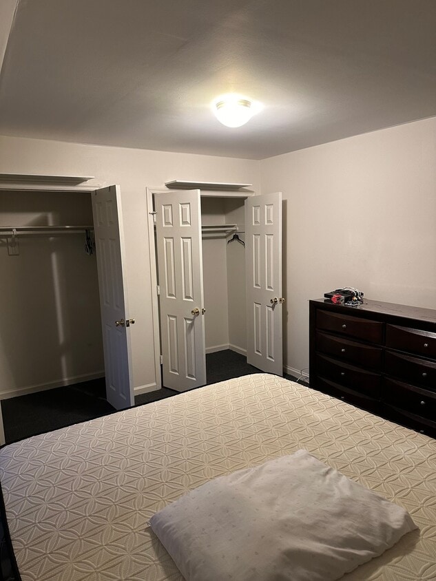 Foto del edificio - 3442 Bruner Ave