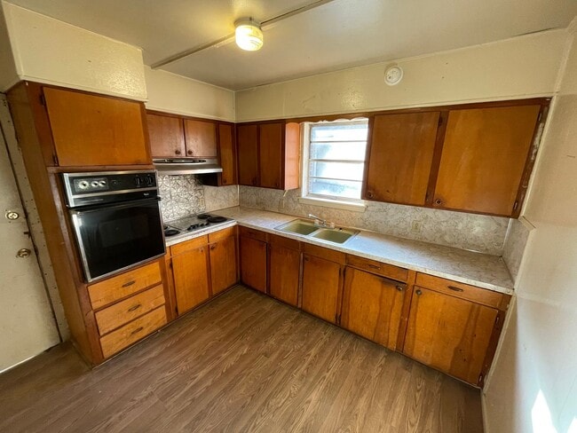 Building Photo - Cute 3 Bedroom Home in Mooretown