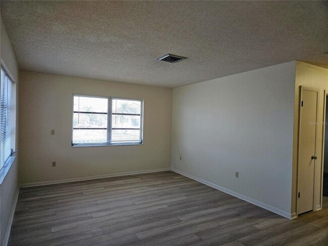 Building Photo - 360 137th Ave Cir