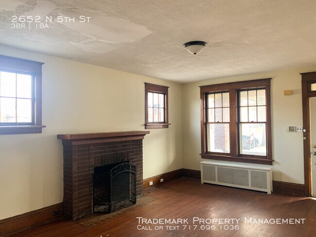 Building Photo - Nice Town Home