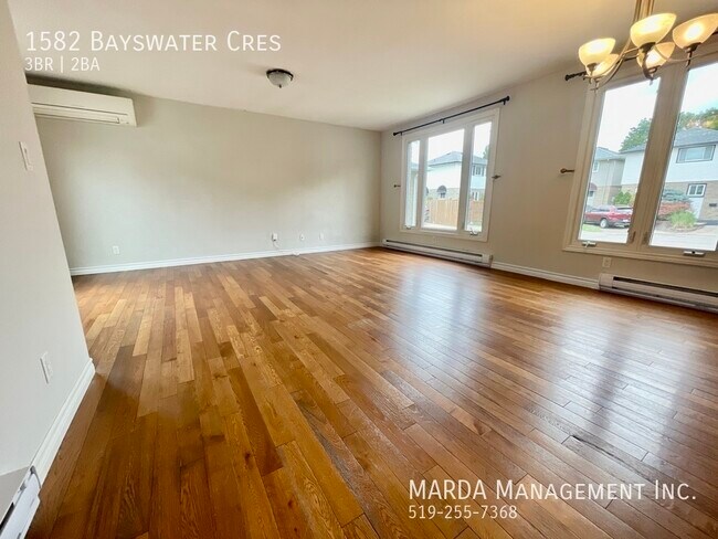 Photo du bâtiment - CHARMING 3-BEDROOM/1.5-BATHROOM HOME  + HYDRO AND WATER