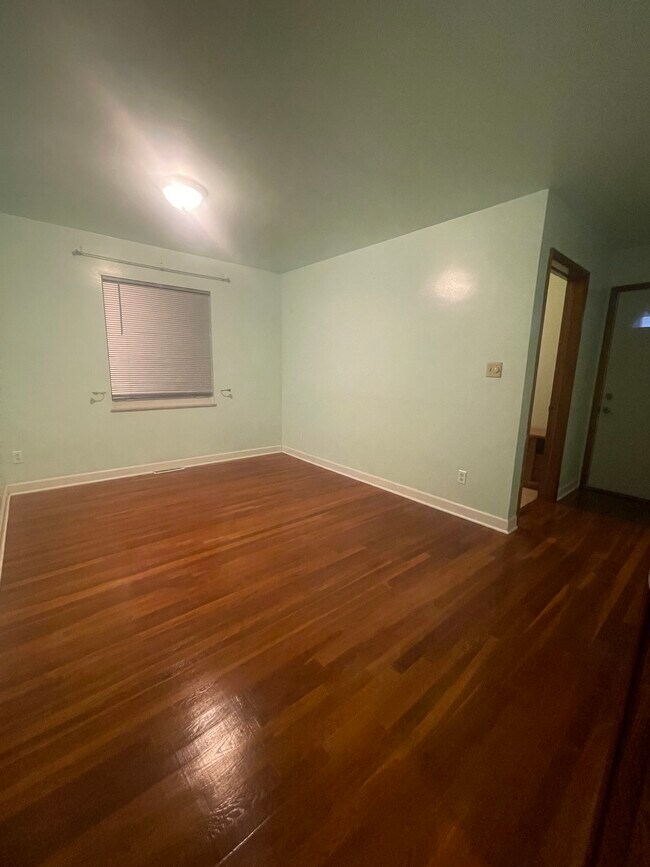 Foto del edificio - 2832 Longfield Rd