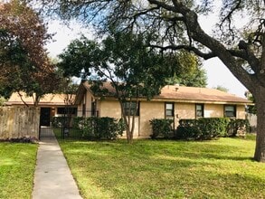 Building Photo - 8502 Sagebrush Ln