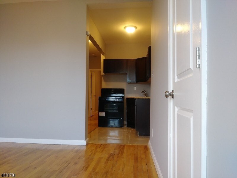 Primary Photo - 294 14th Ave