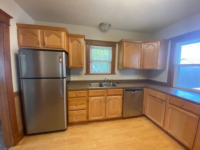 Building Photo - 246 Churchill Rd.