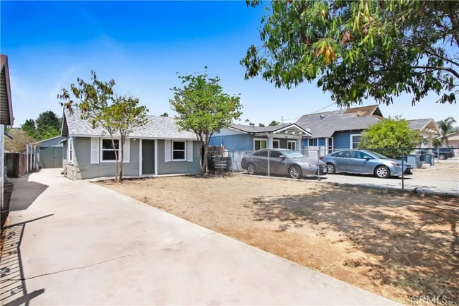 Photo - 667 N Pennsylvania Ave House