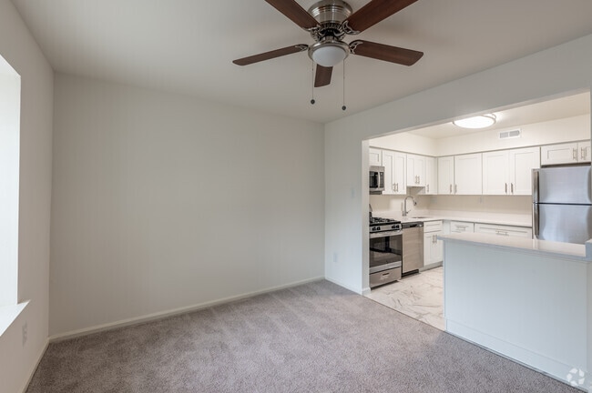 2BD, 1BA - 968SF - Dining Room - Wynmere Chase