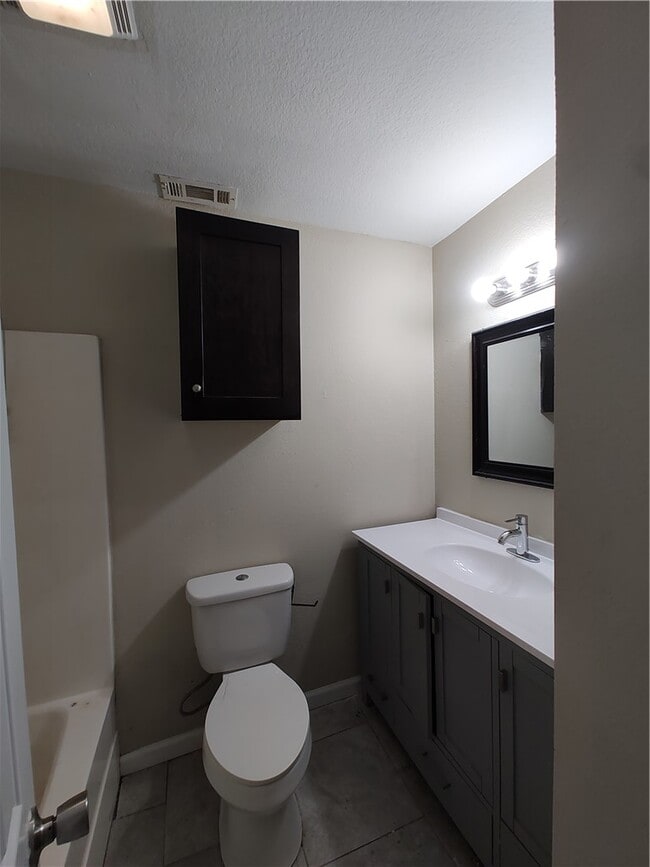 Building Photo - 4096 Delmon Ln