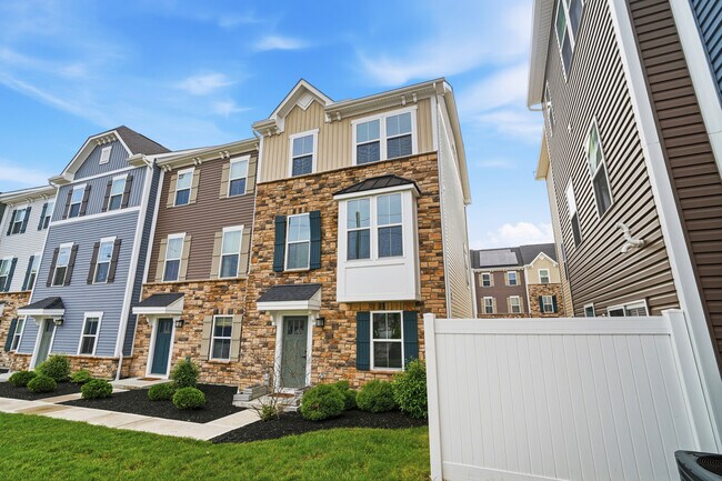 Building Photo - 9 Wentworth Ln