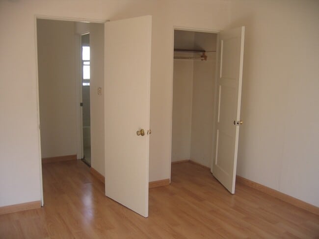 Building Photo - 1319 Haskell St