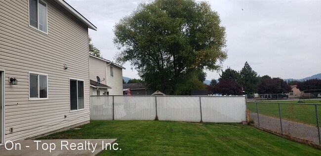 Building Photo - 4 br, 2.5 bath House - 1386 W. Coral Dr.