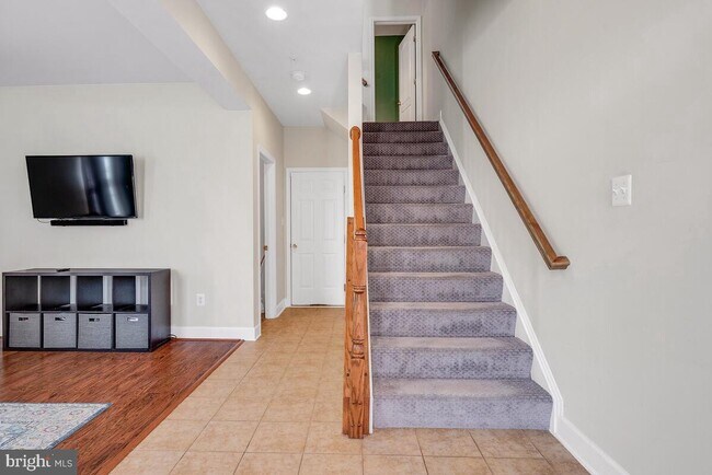 Building Photo - 500 Jurgensen Pl