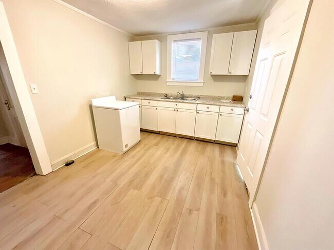Foto del edificio - 691 Beaumont Ave