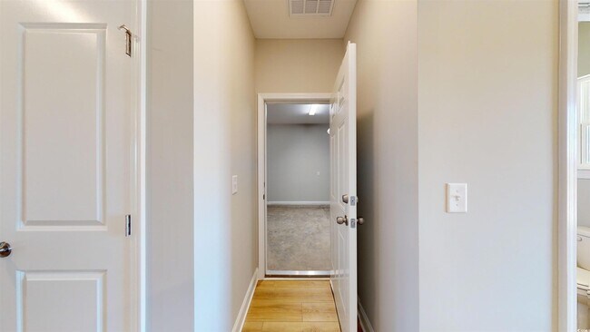 Building Photo - 1032 Moen Lp