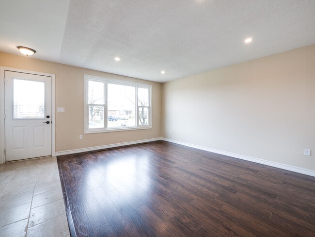 Building Photo - 40 Laird Dr