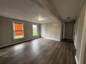 Building Photo - 409 Floyd Ave